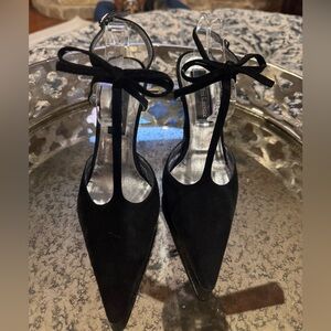 Vintage Christian Lacroix Slip on with Bow details
Size 38